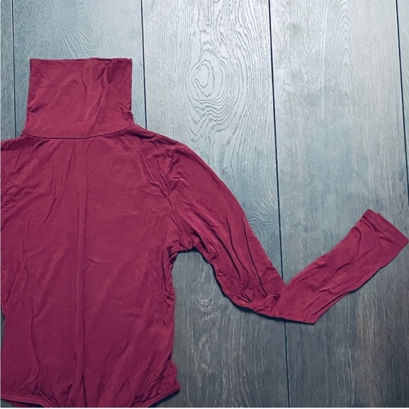 MISSGUIDED Maroon High Turtleneck Long Sleeve Bodysuit - Picture 2 of 5